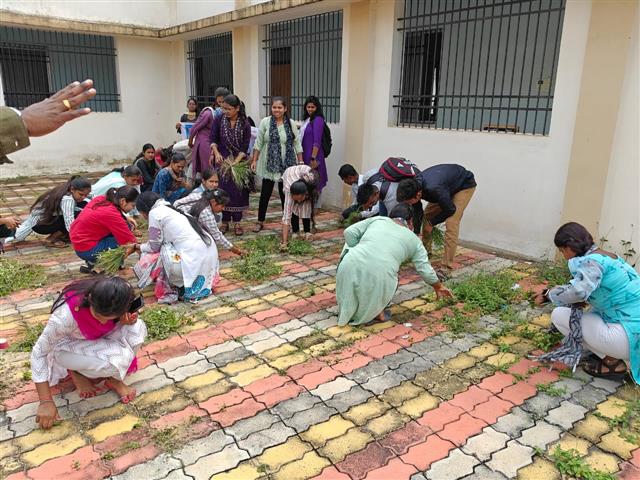 Seva Pakhvada 2025- Swachta Sapath avm shram dan 