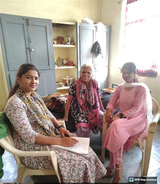 15-day internship at an old age home in Durg by MSW Students