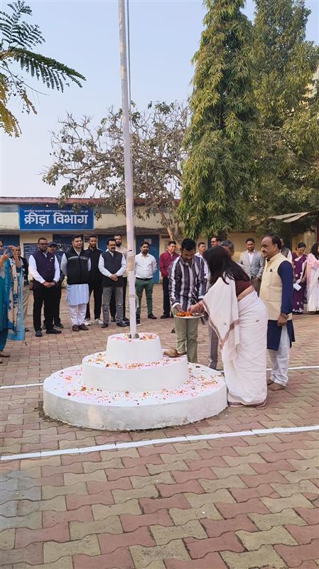 Govt. Chandulal Chandrakar Arts & Science College, Patan - शासकीय चंदूलाल चंद्राकार कला एवं विज्ञान महाविद्यालय पाटन  में गणतंत्र दिवस मनाया गया